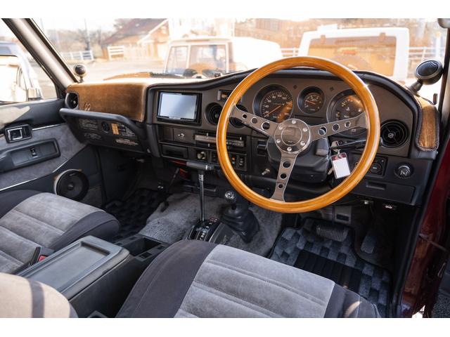 ランドクルーザー60 VX /本州北関東仕入れ/4インチリフトアップ/USリアバンパー/サイドデカール/グッドイヤーMTRマッドタイヤ/レンコンホイール/新品デポレーシングステアリング/キッカースピーカー/ワインレッドペイント/(42枚目)