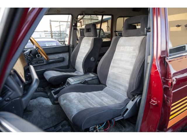 ランドクルーザー60 VX /本州北関東仕入れ/4インチリフトアップ/USリアバンパー/サイドデカール/グッドイヤーMTRマッドタイヤ/レンコンホイール/新品デポレーシングステアリング/キッカースピーカー/ワインレッドペイント/(45枚目)