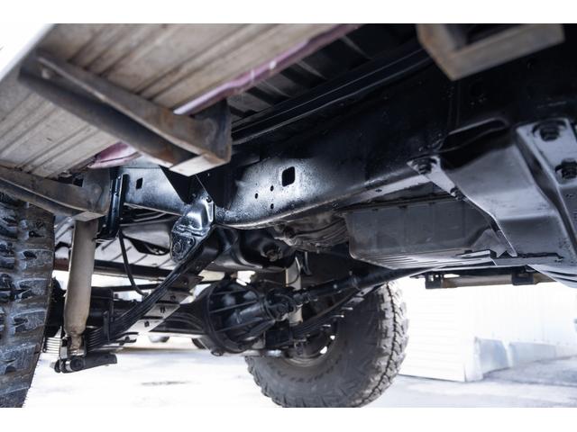 ランドクルーザー60 VX /本州北関東仕入れ/4インチリフトアップ/USリアバンパー/サイドデカール/グッドイヤーMTRマッドタイヤ/レンコンホイール/新品デポレーシングステアリング/キッカースピーカー/ワインレッドペイント/(59枚目)