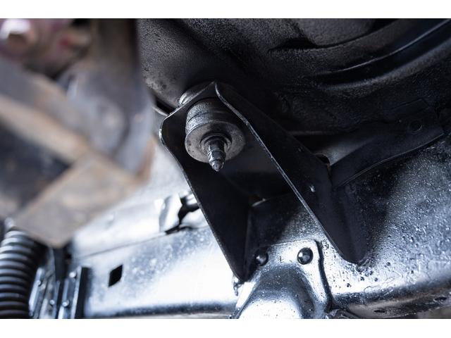 ランドクルーザー60 VX /本州北関東仕入れ/4インチリフトアップ/USリアバンパー/サイドデカール/グッドイヤーMTRマッドタイヤ/レンコンホイール/新品デポレーシングステアリング/キッカースピーカー/ワインレッドペイント/(60枚目)