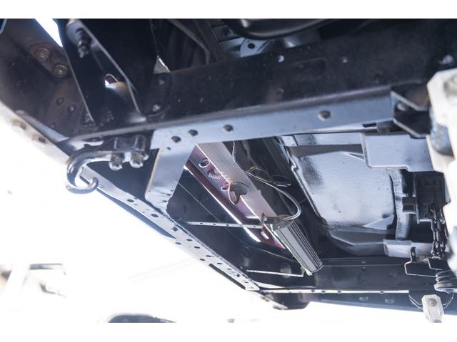 ランドクルーザー60 VX /本州北関東仕入れ/4インチリフトアップ/USリアバンパー/サイドデカール/グッドイヤーMTRマッドタイヤ/レンコンホイール/新品デポレーシングステアリング/キッカースピーカー/ワインレッドペイント/(66枚目)