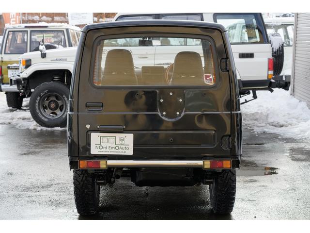 ジムニー ＨＣ　／本州東海仕入れ／新品ジオランダーマッドタイヤ／新品ＪＢ６４ＸＣアルミホイール／室内ウッド仕様／メッキグリル／クリアレンズ／前後ステンレスフロントバンパー／ナルディウッドステアリング／シートカバー（18枚目）