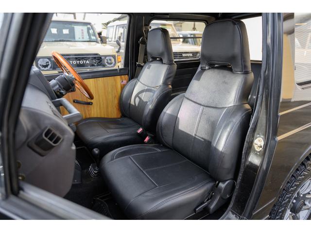 ジムニー ＨＣ　／本州東海仕入れ／新品ジオランダーマッドタイヤ／新品ＪＢ６４ＸＣアルミホイール／室内ウッド仕様／メッキグリル／クリアレンズ／前後ステンレスフロントバンパー／ナルディウッドステアリング／シートカバー（40枚目）