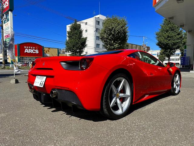 ４８８ＧＴＢ ベースグレード　サスペンションリフター　正規ディーラー車　左ハンドル　ドライブレコーダー　ＥＴＣ　バックカメラ　クリアランスソナー　ＡＴ　スマートキー　アルミホイール　革シート　パワーシート　ＡＢＳ　ＵＳＢ（25枚目）