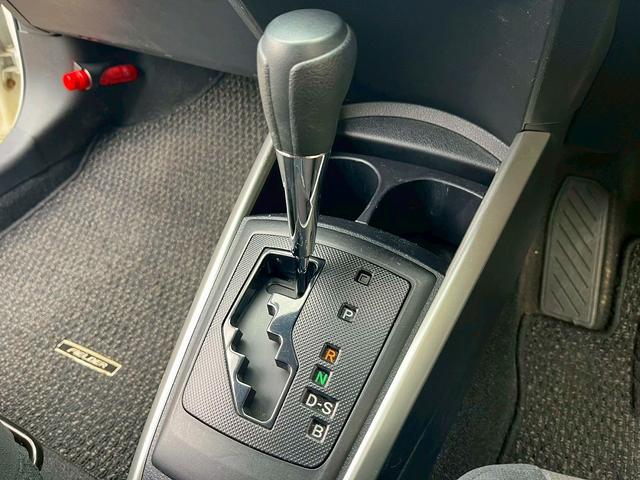 カローラフィールダー １．５Ｘ　４ＷＤ　ＥＴＣ　キーレスエントリー　電動格納ミラー　ＣＶＴ　衝突安全ボディ　ＡＢＳ　ＥＳＣ　ＣＤ　エアコン　パワーステアリング　パワーウィンドウ（6枚目）