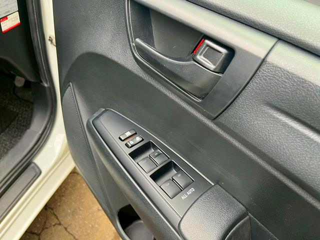 カローラフィールダー １．５Ｘ　４ＷＤ　ＥＴＣ　キーレスエントリー　電動格納ミラー　ＣＶＴ　衝突安全ボディ　ＡＢＳ　ＥＳＣ　ＣＤ　エアコン　パワーステアリング　パワーウィンドウ（9枚目）