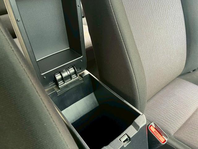 カローラフィールダー １．５Ｘ　４ＷＤ　ＥＴＣ　キーレスエントリー　電動格納ミラー　ＣＶＴ　衝突安全ボディ　ＡＢＳ　ＥＳＣ　ＣＤ　エアコン　パワーステアリング　パワーウィンドウ（33枚目）