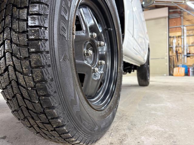 ジムニー XG 4WD/本州産/3型/5MT/ナビ/TV/下防錆済/ABS/ETC/キーレス/スタットレスタイヤ装着/純正ゴムマット/ドアバイザー/背面タイヤカバー/ライトコーティング/エアコン//検2年/(23枚目)