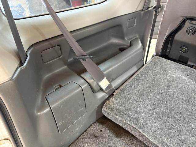 ジムニー XG 4WD/本州産/3型/5MT/ナビ/TV/下防錆済/ABS/ETC/キーレス/スタットレスタイヤ装着/純正ゴムマット/ドアバイザー/背面タイヤカバー/ライトコーティング/エアコン//検2年/(49枚目)