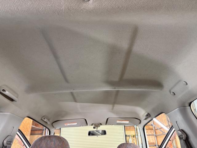 ジムニー XG 4WD/本州産/3型/5MT/ナビ/TV/下防錆済/ABS/ETC/キーレス/スタットレスタイヤ装着/純正ゴムマット/ドアバイザー/背面タイヤカバー/ライトコーティング/エアコン//検2年/(52枚目)