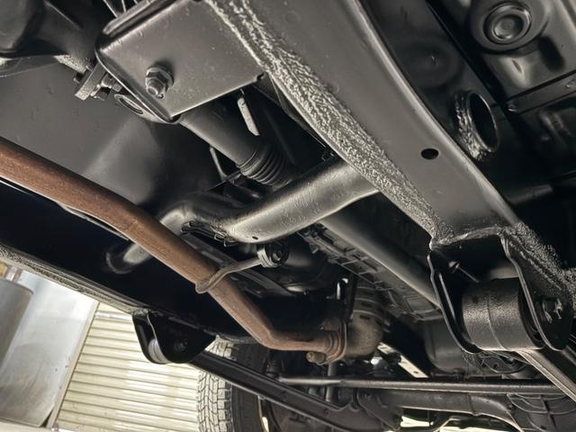 ジムニー XG 4WD/本州産/3型/5MT/ナビ/TV/下防錆済/ABS/ETC/キーレス/スタットレスタイヤ装着/純正ゴムマット/ドアバイザー/背面タイヤカバー/ライトコーティング/エアコン//検2年/(73枚目)