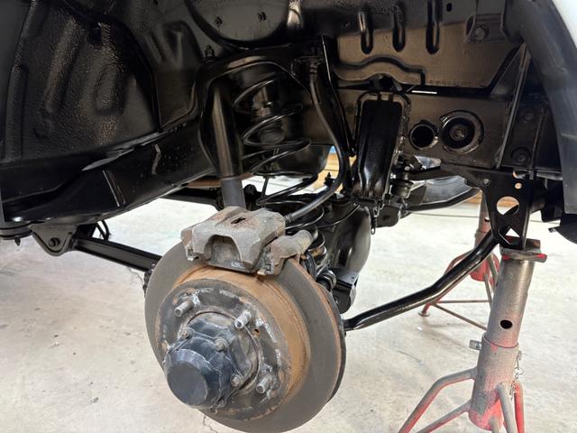 ジムニー XG 4WD/本州産/3型/5MT/ナビ/TV/下防錆済/ABS/ETC/キーレス/スタットレスタイヤ装着/純正ゴムマット/ドアバイザー/背面タイヤカバー/ライトコーティング/エアコン//検2年/(74枚目)