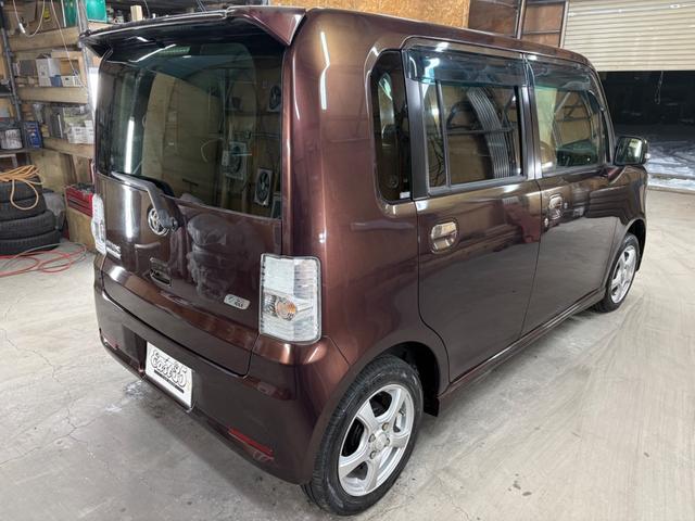 ピクシススペース カスタム X 4WD 夏冬タイヤホイル付 純正エンジンスターター 下防錆塗装済 エコアイドル キーフリー オートエアコン ライトコーティング 電動格納ウィンカーミラー 純正フロアマット・ドアバイザー HIDライト(4枚目)