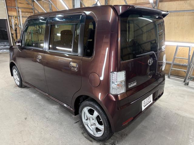 ピクシススペース カスタム X 4WD 夏冬タイヤホイル付 純正エンジンスターター 下防錆塗装済 エコアイドル キーフリー オートエアコン ライトコーティング 電動格納ウィンカーミラー 純正フロアマット・ドアバイザー HIDライト(6枚目)