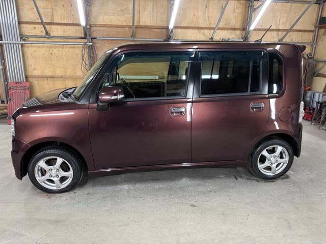 ピクシススペース カスタム X 4WD 夏冬タイヤホイル付 純正エンジンスターター 下防錆塗装済 エコアイドル キーフリー オートエアコン ライトコーティング 電動格納ウィンカーミラー 純正フロアマット・ドアバイザー HIDライト(7枚目)