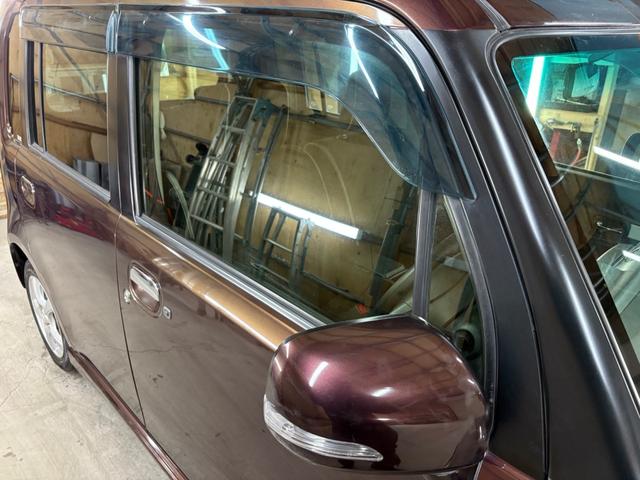 ピクシススペース カスタム X 4WD 夏冬タイヤホイル付 純正エンジンスターター 下防錆塗装済 エコアイドル キーフリー オートエアコン ライトコーティング 電動格納ウィンカーミラー 純正フロアマット・ドアバイザー HIDライト(13枚目)