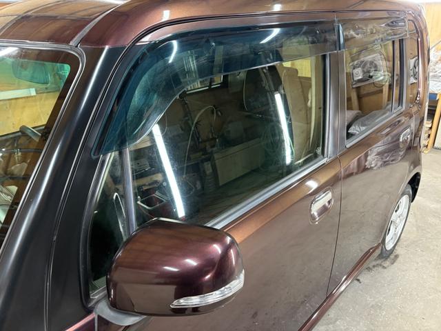 ピクシススペース カスタム X 4WD 夏冬タイヤホイル付 純正エンジンスターター 下防錆塗装済 エコアイドル キーフリー オートエアコン ライトコーティング 電動格納ウィンカーミラー 純正フロアマット・ドアバイザー HIDライト(18枚目)