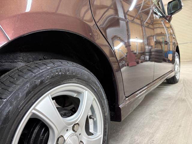 ピクシススペース カスタム X 4WD 夏冬タイヤホイル付 純正エンジンスターター 下防錆塗装済 エコアイドル キーフリー オートエアコン ライトコーティング 電動格納ウィンカーミラー 純正フロアマット・ドアバイザー HIDライト(25枚目)