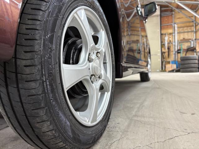 ピクシススペース カスタム X 4WD 夏冬タイヤホイル付 純正エンジンスターター 下防錆塗装済 エコアイドル キーフリー オートエアコン ライトコーティング 電動格納ウィンカーミラー 純正フロアマット・ドアバイザー HIDライト(26枚目)