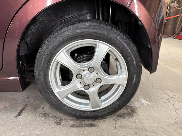 ピクシススペース カスタム X 4WD 夏冬タイヤホイル付 純正エンジンスターター 下防錆塗装済 エコアイドル キーフリー オートエアコン ライトコーティング 電動格納ウィンカーミラー 純正フロアマット・ドアバイザー HIDライト(30枚目)