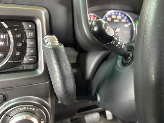 ピクシススペース カスタム X 4WD 夏冬タイヤホイル付 純正エンジンスターター 下防錆塗装済 エコアイドル キーフリー オートエアコン ライトコーティング 電動格納ウィンカーミラー 純正フロアマット・ドアバイザー HIDライト(42枚目)