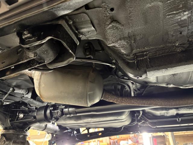 ピクシススペース カスタム X 4WD 夏冬タイヤホイル付 純正エンジンスターター 下防錆塗装済 エコアイドル キーフリー オートエアコン ライトコーティング 電動格納ウィンカーミラー 純正フロアマット・ドアバイザー HIDライト(70枚目)