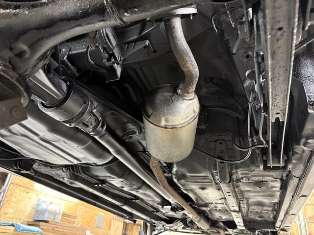 ピクシススペース カスタム X 4WD 夏冬タイヤホイル付 純正エンジンスターター 下防錆塗装済 エコアイドル キーフリー オートエアコン ライトコーティング 電動格納ウィンカーミラー 純正フロアマット・ドアバイザー HIDライト(76枚目)