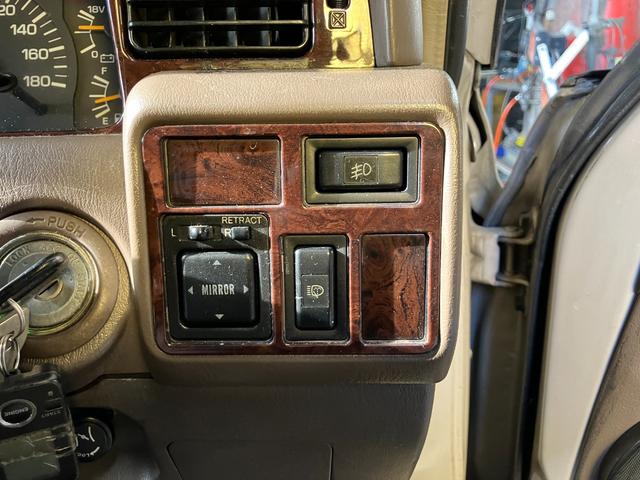 ランドクルーザー80 VXリミテッド 4WD オートクルーズコントロール サンルーフ TV ヘッドライトウォッシャー アルミホイール シートヒーター(12枚目)