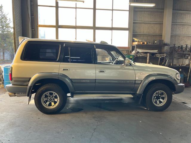 ランドクルーザー80 VXリミテッド 4WD オートクルーズコントロール サンルーフ TV ヘッドライトウォッシャー アルミホイール シートヒーター(15枚目)