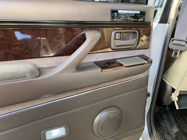 ランドクルーザー80 VXリミテッド 4WD オートクルーズコントロール サンルーフ TV ヘッドライトウォッシャー アルミホイール シートヒーター(26枚目)