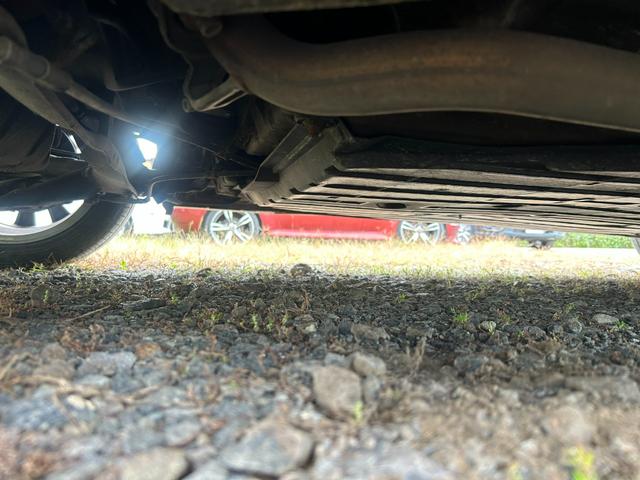 フィットハイブリッド ＲＳ　ハイブリッド　ＥＴＣ　ナビ　オートクルーズコントロール　ＨＩＤ　キーレスエントリー　電動格納ミラー　ＭＴ　盗難防止システム　衝突安全ボディ　アルミホイール　ＣＤ　ＡＢＳ　ＥＳＣ　エアコン（27枚目）