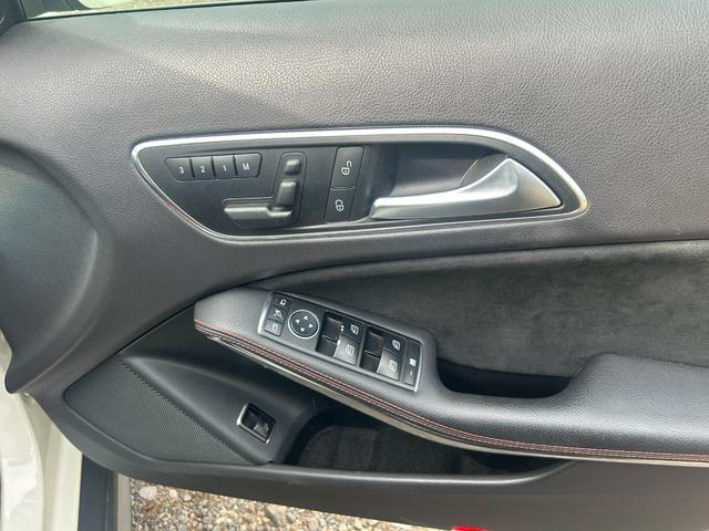 MERCEDES BENZ GLA-CLASS GLA250 4MATIC SPORTS