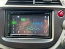 フィットハイブリッド ＲＳ　ハイブリッド　ＥＴＣ　ナビ　オートクルーズコントロール　ＨＩＤ　キーレスエントリー　電動格納ミラー　ＭＴ　盗難防止システム　衝突安全ボディ　アルミホイール　ＣＤ　ＡＢＳ　ＥＳＣ　エアコン（3枚目）