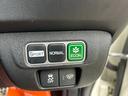 フィットハイブリッド ＲＳ　ハイブリッド　ＥＴＣ　ナビ　オートクルーズコントロール　ＨＩＤ　キーレスエントリー　電動格納ミラー　ＭＴ　盗難防止システム　衝突安全ボディ　アルミホイール　ＣＤ　ＡＢＳ　ＥＳＣ　エアコン（8枚目）