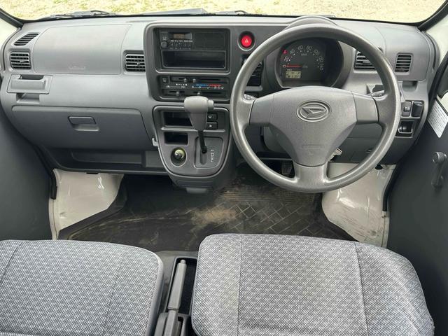 ハイゼットカーゴ スペシャル　４ＷＤ　ＡＴ　両側スライドドア　アルミホイール　エアコン　運転席エアバッグ　助手席エアバッグ（2枚目）