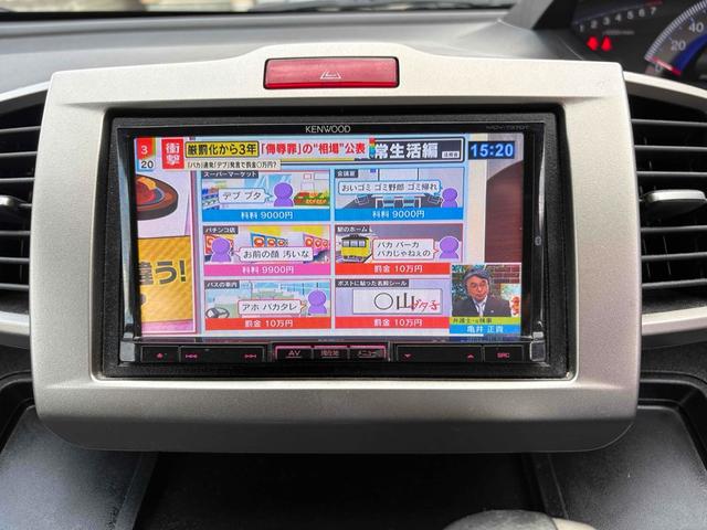 フリードスパイク Ｇ　ジャストセレクション　４ＷＤ　ブルートゥース対応　ＥＴＣ　ＴＶ　両側スライド・片側電動　ＨＩＤ　スマートキー　電動格納ミラー　ウォークスルー　ＡＴ　アルミホイール　ＡＢＳ　エアコン　パワーステアリング（4枚目）