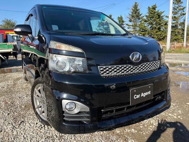 ヴォクシー ＺＳ　４ＷＤ　ＥＴＣ　バックカメラ　ＴＶ　両側電動スライドドア　ＨＩＤ　スマートキー　電動格納ミラー　シートヒーター　３列シート　ウォークスルー　ＣＶＴ　アルミホイール　盗難防止システム　衝突安全ボディ（16枚目）