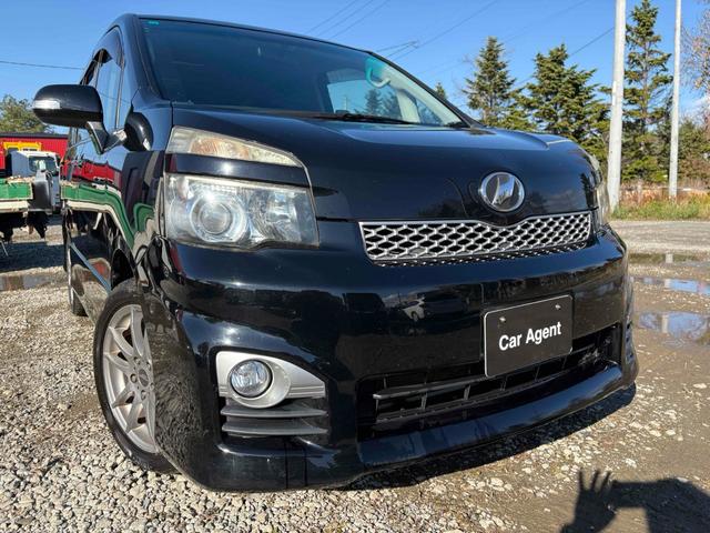 ヴォクシー ＺＳ　４ＷＤ　ＥＴＣ　バックカメラ　ＴＶ　両側電動スライドドア　ＨＩＤ　スマートキー　電動格納ミラー　シートヒーター　３列シート　ウォークスルー　ＣＶＴ　アルミホイール　盗難防止システム　衝突安全ボディ（17枚目）