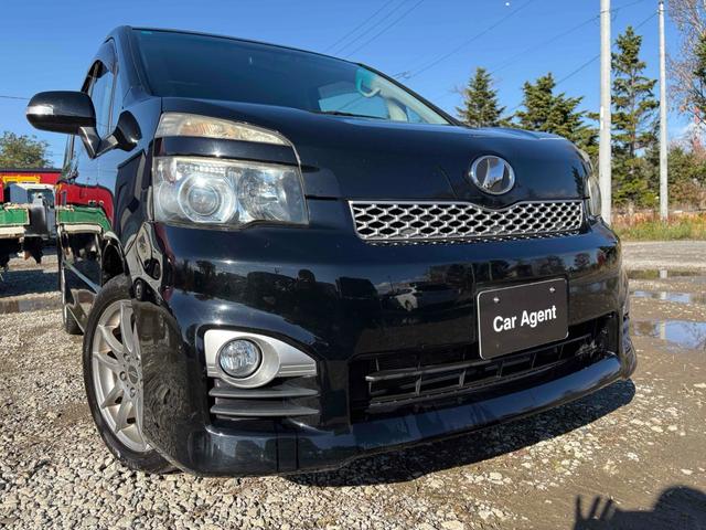 ヴォクシー ＺＳ　４ＷＤ　ＥＴＣ　バックカメラ　ＴＶ　両側電動スライドドア　ＨＩＤ　スマートキー　電動格納ミラー　シートヒーター　３列シート　ウォークスルー　ＣＶＴ　アルミホイール　盗難防止システム　衝突安全ボディ（18枚目）