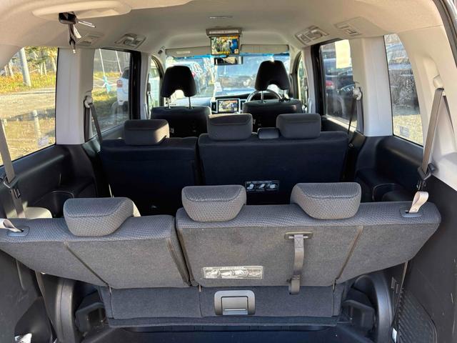 ステップワゴンスパーダ Ｚ　４ＷＤ　ＥＴＣ　バックカメラ　ＴＶ　クリアランスソナー　両側電動スライドドア　ＨＩＤ　スマートキー　アイドリングストップ　電動格納ミラー　後席モニター　３列シート　ＣＶＴ　アルミホイール（12枚目）