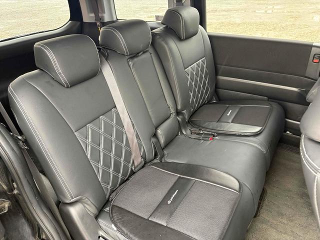 ステップワゴンスパーダ パワーエディション 4WD ETC バックカメラ TV 両側電動スライドドア HID スマートキー アイドリングストップ 3列シート CVT 盗難防止システム 衝突安全ボディ ABS ESC エアコン パワーステアリング(10枚目)