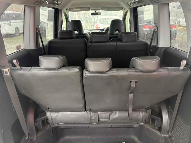 ステップワゴンスパーダ パワーエディション 4WD ETC バックカメラ TV 両側電動スライドドア HID スマートキー アイドリングストップ 3列シート CVT 盗難防止システム 衝突安全ボディ ABS ESC エアコン パワーステアリング(11枚目)