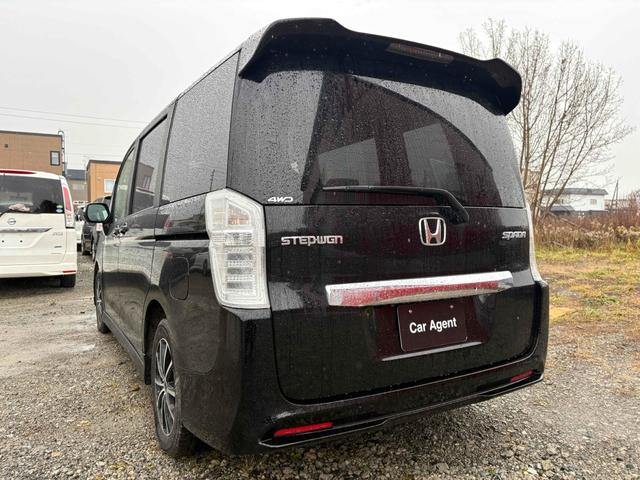ステップワゴンスパーダ パワーエディション 4WD ETC バックカメラ TV 両側電動スライドドア HID スマートキー アイドリングストップ 3列シート CVT 盗難防止システム 衝突安全ボディ ABS ESC エアコン パワーステアリング(20枚目)
