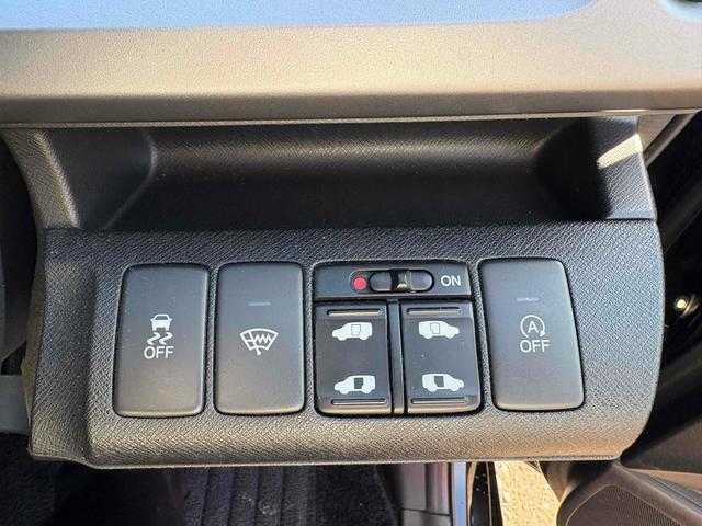 ステップワゴンスパーダ パワーエディション　４ＷＤ　ＥＴＣ　バックカメラ　ＴＶ　両側電動スライドドア　ＨＩＤ　キーレスエントリー　アイドリングストップ　電動格納ミラー　後席モニター　３列シート　ＣＶＴ　アルミホイール　盗難防止システム（7枚目）