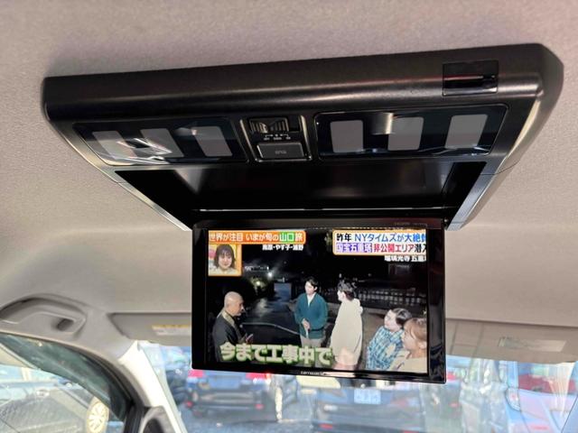 ステップワゴンスパーダ パワーエディション　４ＷＤ　ＥＴＣ　バックカメラ　ＴＶ　両側電動スライドドア　ＨＩＤ　キーレスエントリー　アイドリングストップ　電動格納ミラー　後席モニター　３列シート　ＣＶＴ　アルミホイール　盗難防止システム（8枚目）