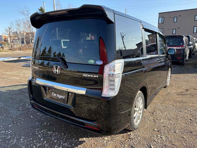 ステップワゴンスパーダ パワーエディション　４ＷＤ　ＥＴＣ　バックカメラ　ＴＶ　両側電動スライドドア　ＨＩＤ　キーレスエントリー　アイドリングストップ　電動格納ミラー　後席モニター　３列シート　ＣＶＴ　アルミホイール　盗難防止システム（17枚目）