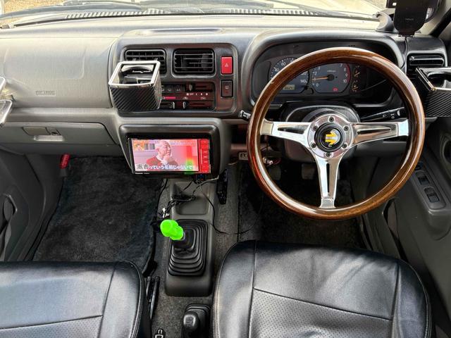 ジムニー ＦＩＳフリースタイルワールドカップリミテッド　全塗装済み　リフトアップ　４ＷＤ　ＥＴＣ　ＴＶ　キーレスエントリー　ＭＴ　ＡＢＳ　アルミホイール　衝突安全ボディ（2枚目）