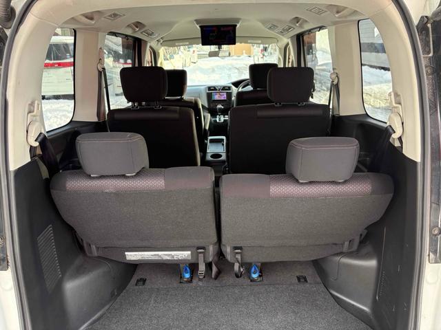セレナ ハイウェイスター 4WD ETC バックカメラ TV オートクルーズコントロール 両側電動スライドドア スマートキー アイドリングストップ 電動格納ミラー 後席モニター 3列シート ウォークスルー CVT(30枚目)