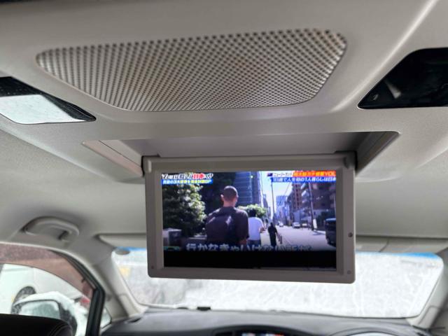 エルグランド 250ハイウェイスター 4WD ETC 全周囲カメラ TV 両側スライド・片側電動 オートライト HID スマートキー 電動格納ミラー 後席モニター 3列シート フルフラット オットマン CVT アルミホイール(12枚目)