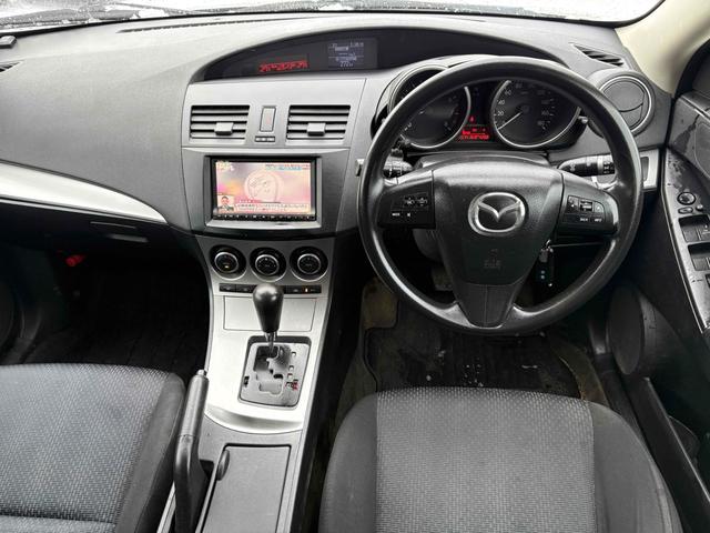 アクセラスポーツ １５Ｃ　ＴＶ　アルミホイール　キーレスエントリー　ＣＶＴ　盗難防止システム　衝突安全ボディ　ＡＢＳ　エアコン　パワーステアリング　パワーウィンドウ（2枚目）